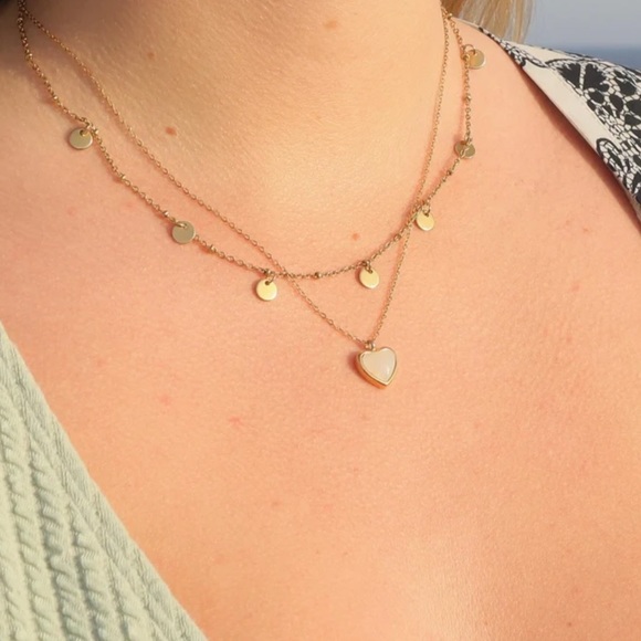 Tiny white heart 🤍 necklace - Picture 3 of 4